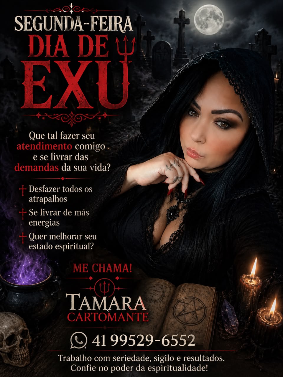 Tamara de capuz preto, à luz de velas